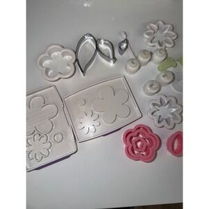 Wilton Cake Decorating Fondant Tool Lot Flower Cutters Impression Mat Couplers